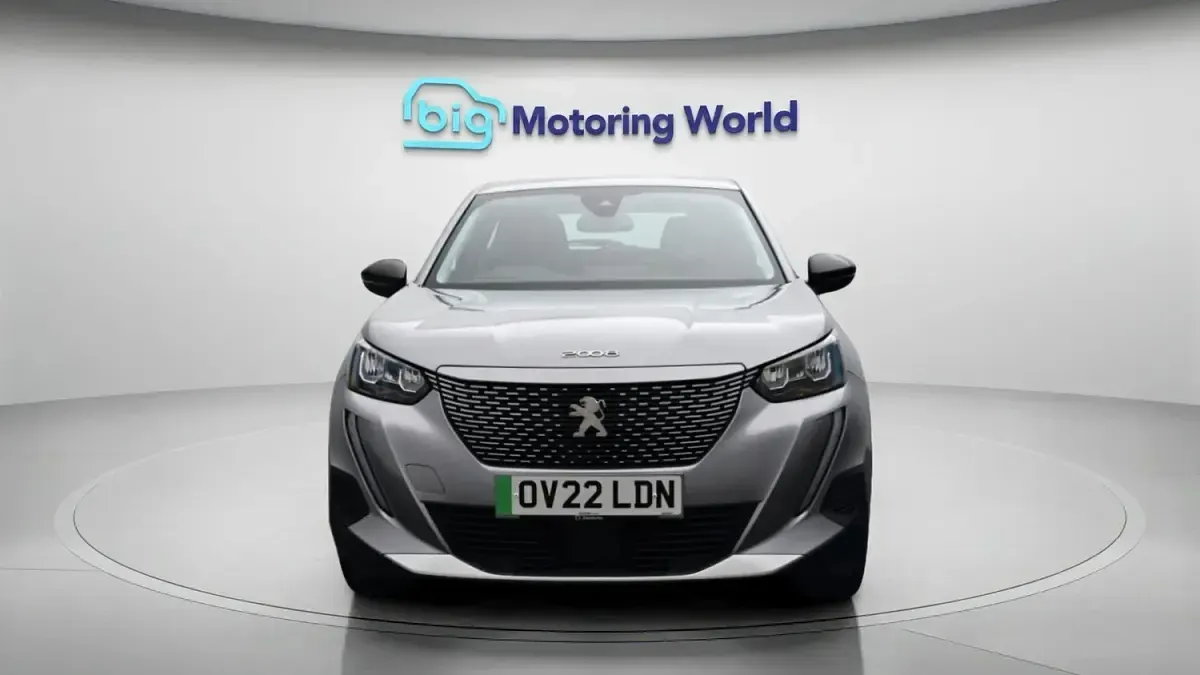 Used Peugeot e-2008 Active Premium 100 kW (136 HP) 2022 Grey SUV