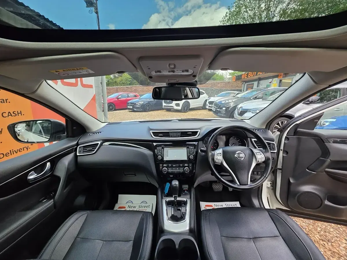 Used Nissan Qashqai Tekna 115 HP (84 kW) 2017 White SUV