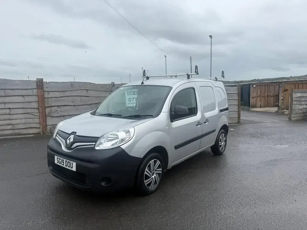 Używany Renault Kangoo Business 2019 Srebrny Minivan