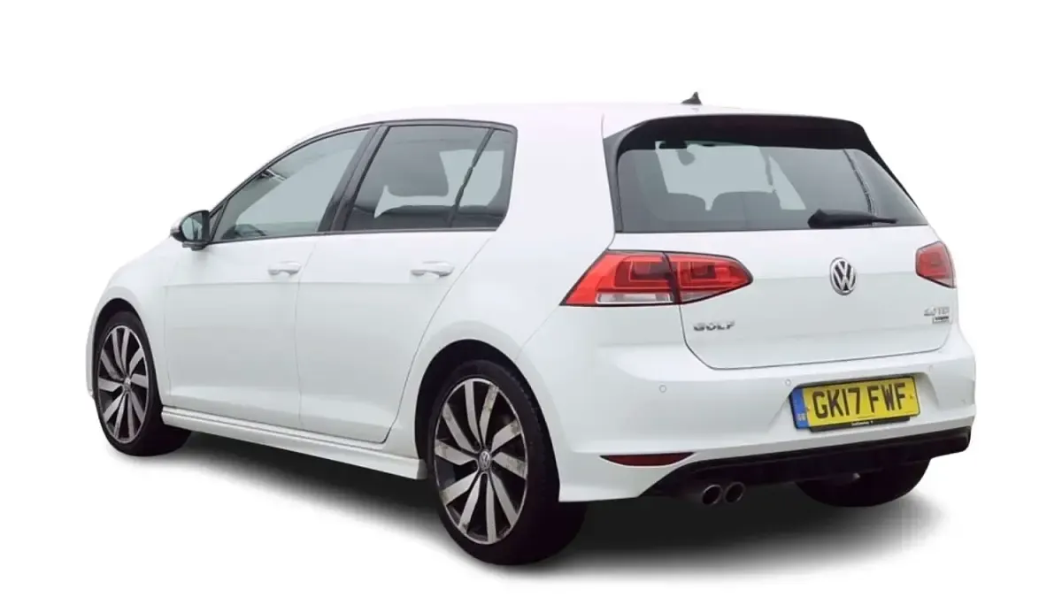 Used VW Golf VII R-line Edition 184 HP (135 kW) 2017 White Hatchback