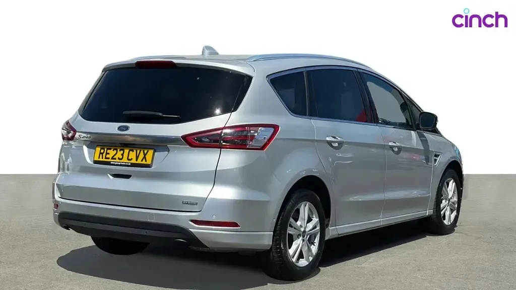 Used Ford S-MAX Titanium 190 HP (139 kW) 2023 Silver MPV