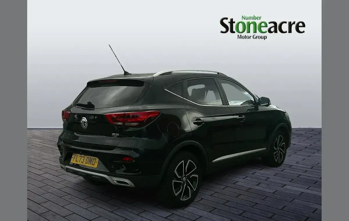 Used MG ZS Exclusive 106 HP (77 kW) 2023 Black Sedan