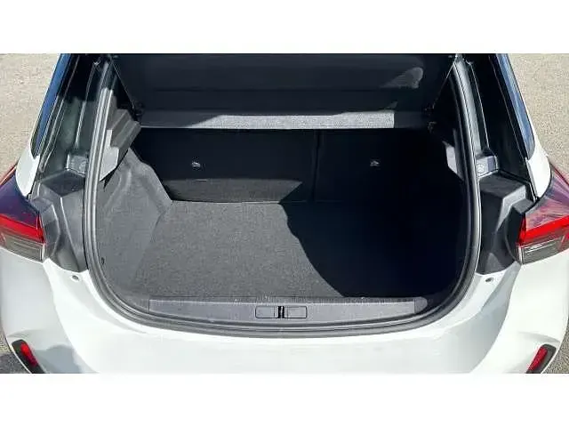 Used Vauxhall Corsa 75 HP (55 kW) 2023 White Hatchback