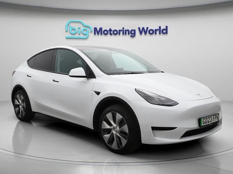 White Used 2023 Tesla Model Y SUV | £23,900 (Super price) - Image 1/4