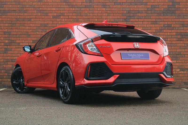 Used Honda Civic SR 126 HP (92 kW) 2019 Red Hatchback