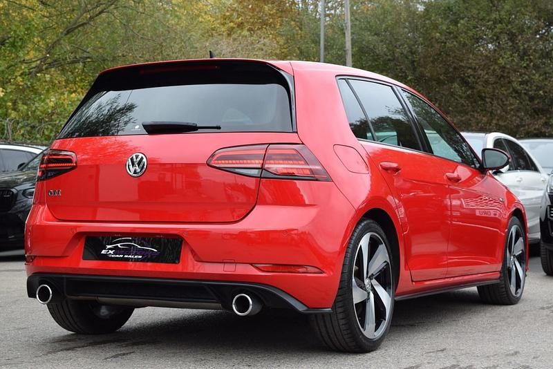 Usado VW Golf VII GTI 2017 Vermelho Citadino