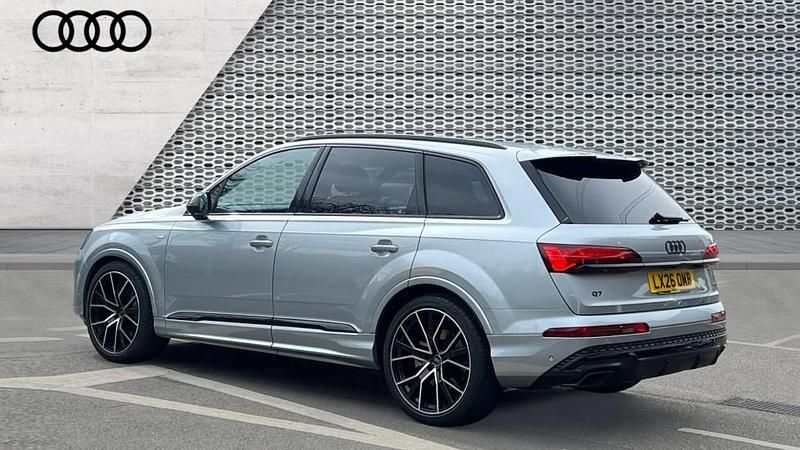 New Audi Q7 Comfort 286 HP (210 kW) 2026 Silver SUV