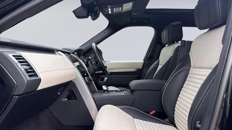Used Land Rover Discovery 5 HSE Dynamic 2023 Santorini black SUV