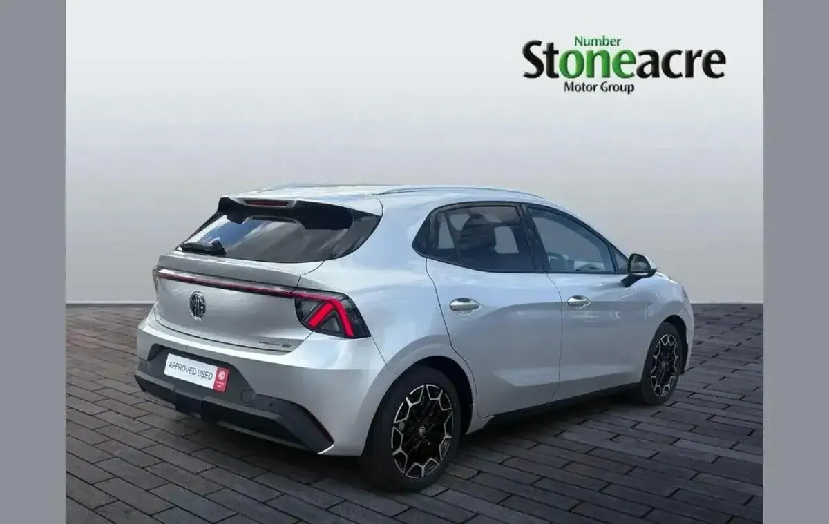 Used MG MG4 EV 117 kW (160 HP) 2026 Silver Hatchback