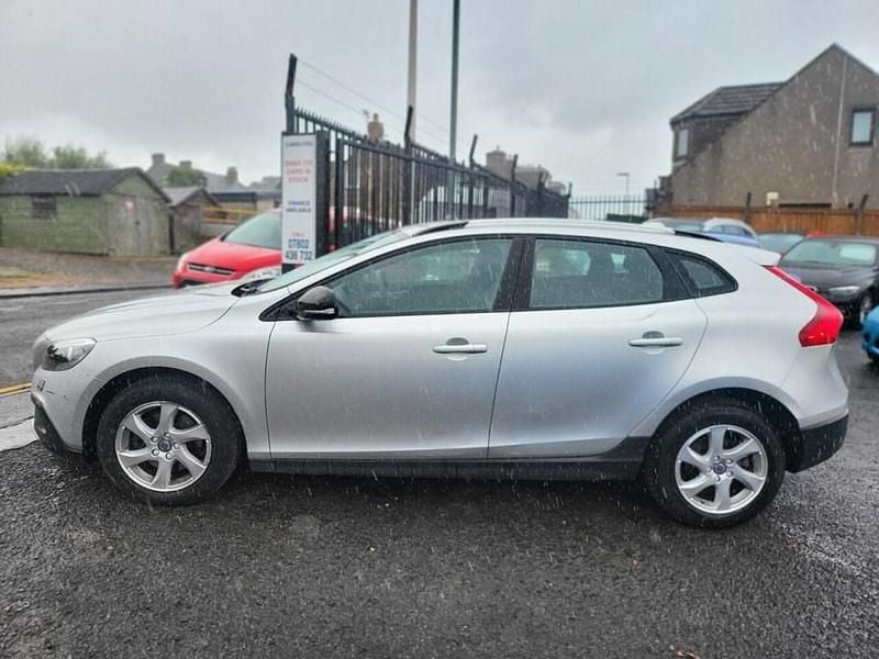 Used Volvo V40 SE 113 HP (83 kW) 2015 Silver Hatchback