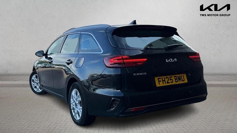 Used Kia Ceed 138 HP (101 kW) 2025 Black Hatchback