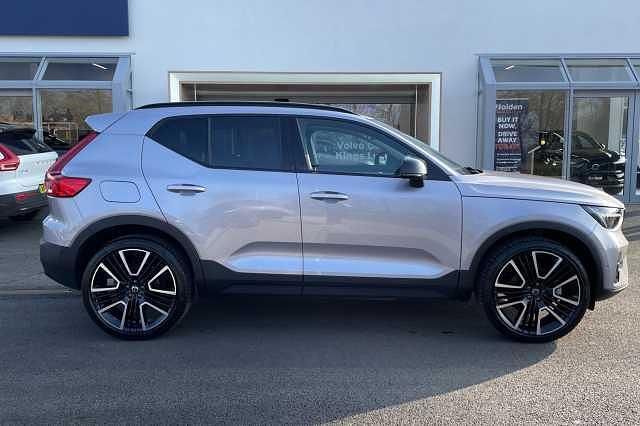Used Volvo XC40 Ultra 194 HP (142 kW) 2025 Silver SUV
