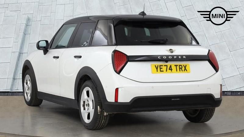 Used Mini Cooper Hatch 154 HP (113 kW) 2024 White Hatchback