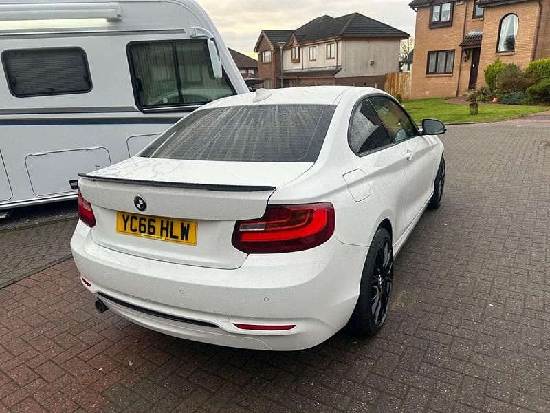 Used BMW 218 Sport Line 150 HP (110 kW) 2016 White Coupe