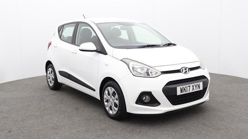 Used Hyundai i10 SE 87 HP (63 kW) 2017 White Hatchback