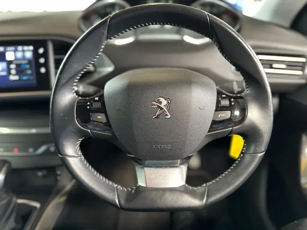 Used Peugeot 308 Allure 130 HP (95 kW) 2016 Silver Hatchback