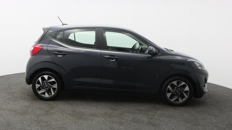 Używany Hyundai i10 Advanced 63 KM (46 kW) 2025 Szary Hatchback