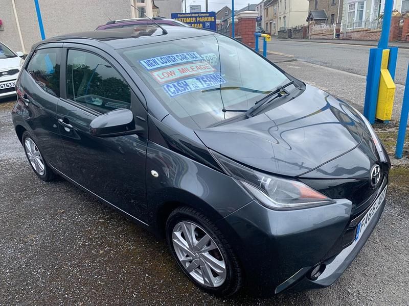 Grey Used 2016 Toyota Aygo x-press Hatchback | £4,995 (Fair price) - Image 1/4