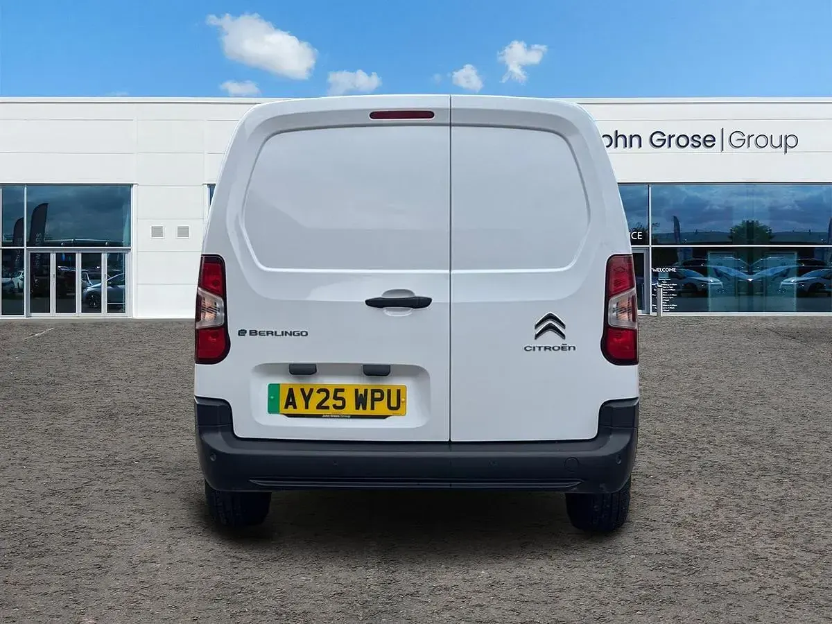 Used Citroën e-Berlingo 100 kW (136 HP) 2025 White MPV