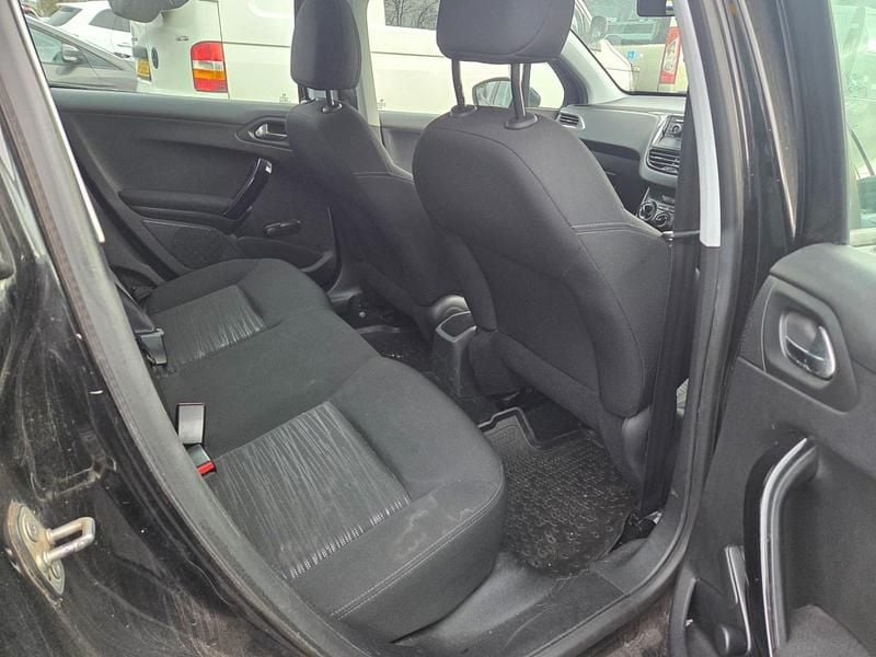 Used Peugeot 208 Access 100 HP (73 kW) 2018 Black Hatchback