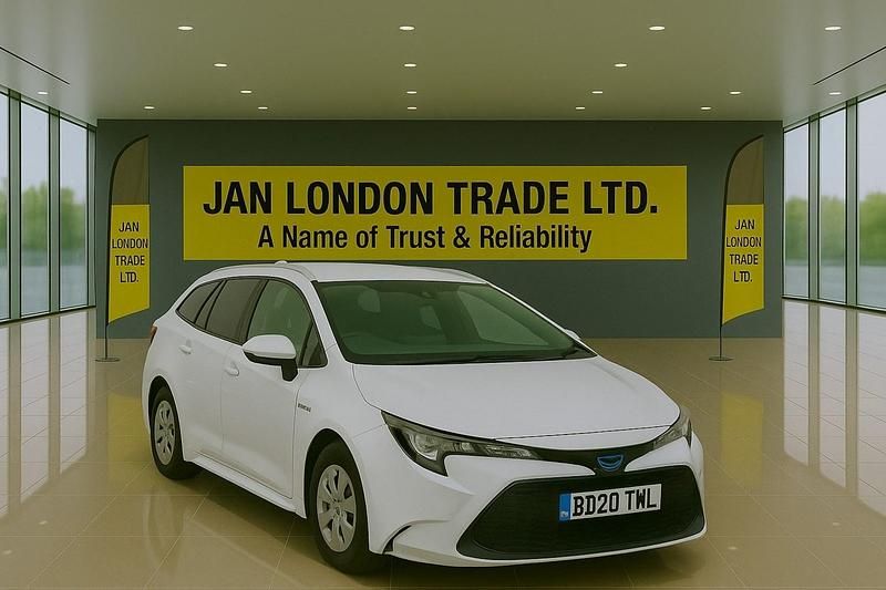 White Used 2025 Toyota Corolla Estate | £10,990 - Image 1/4