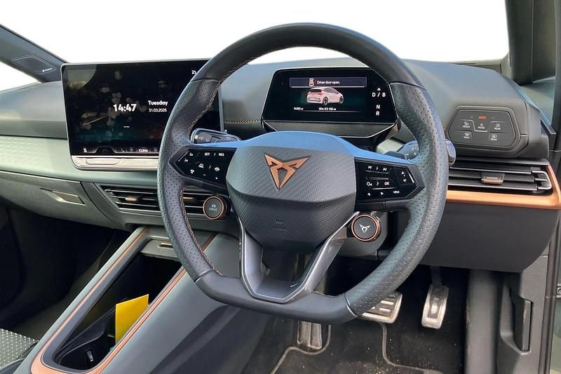 Usado Cupra Born e-Boost 239 kW (326 HP) 2024 Verde Citadino