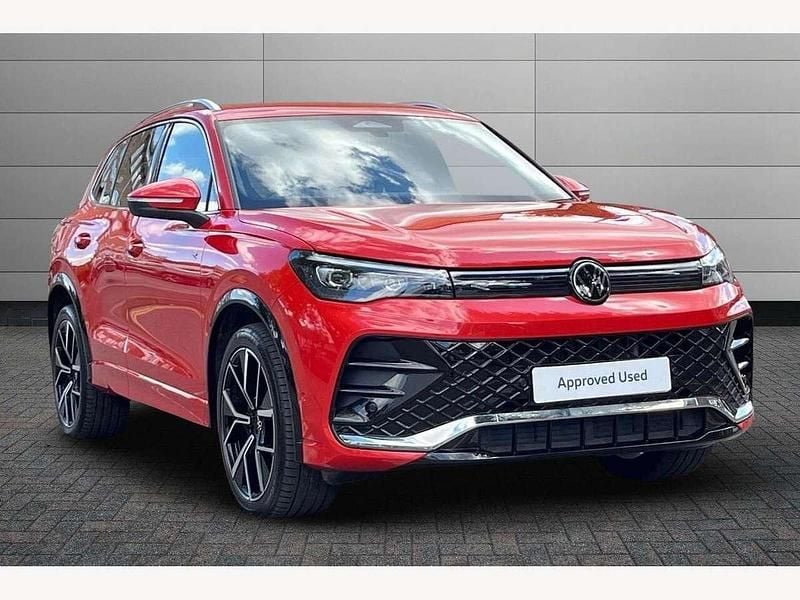 Red Used 2025 VW Tiguan R-line SUV | £36,495 (Expensive) - Image 1/4