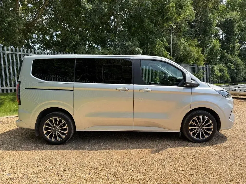 Used Ford Tourneo Titanium X 170 HP (125 kW) 2024 Silver MPV