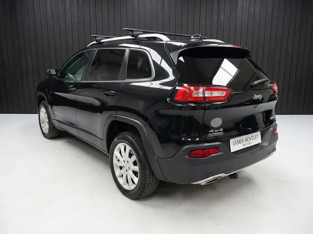 Used Jeep Cherokee Limited 170 HP (125 kW) 2015 Black SUV