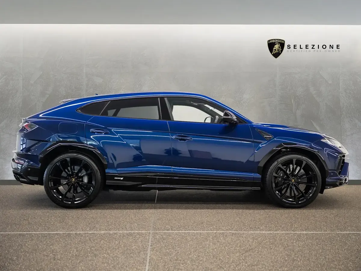 Used Lamborghini Urus 2024 Blu astraues SUV