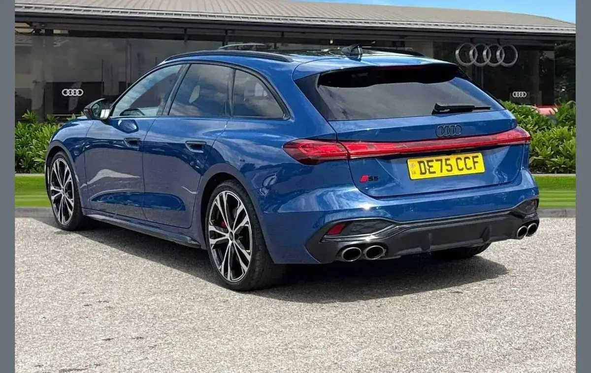 Used Audi A5 Advanced 362 HP (266 kW) 2025 Blue Estate