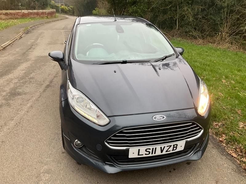 Used Ford Fiesta Titanium 2011 Grey Hatchback