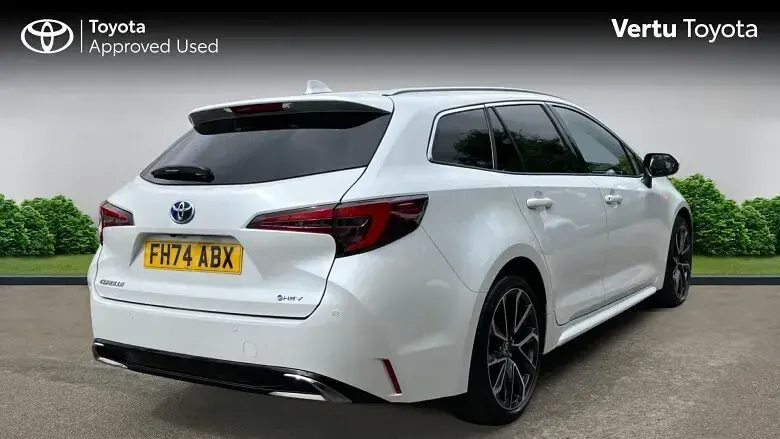 Used Toyota Corolla 196 HP (144 kW) 2024 White Estate