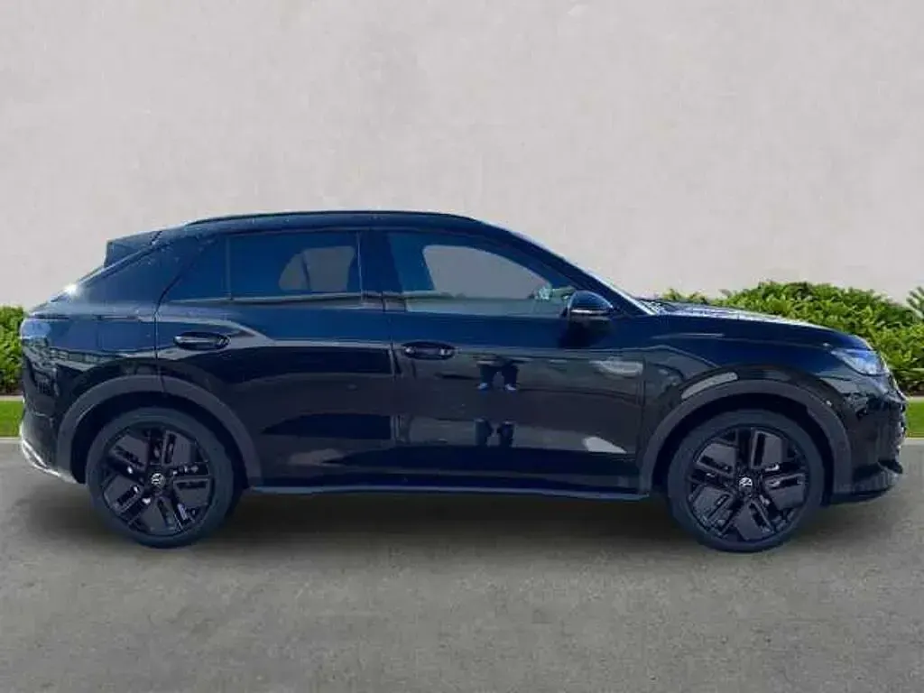 Used VW T-Roc R-line 150 HP (110 kW) 2026 Black SUV
