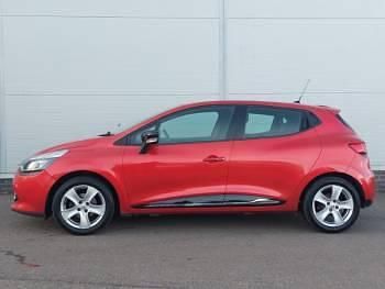 Used Renault Clio IV Dynamique 75 HP (55 kW) 2014 Red Hatchback