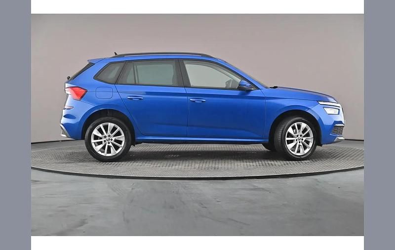 Used Skoda Kamiq SE Drive 94 HP (69 kW) 2023 Race blue metallic SUV
