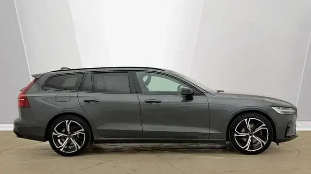 Used Volvo V60 Plus 197 HP (144 kW) 2025 Forest lake Estate