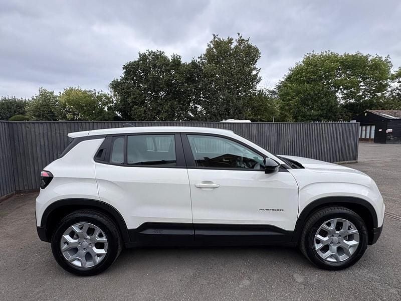 Used Jeep Avenger Altitude 2024 White SUV