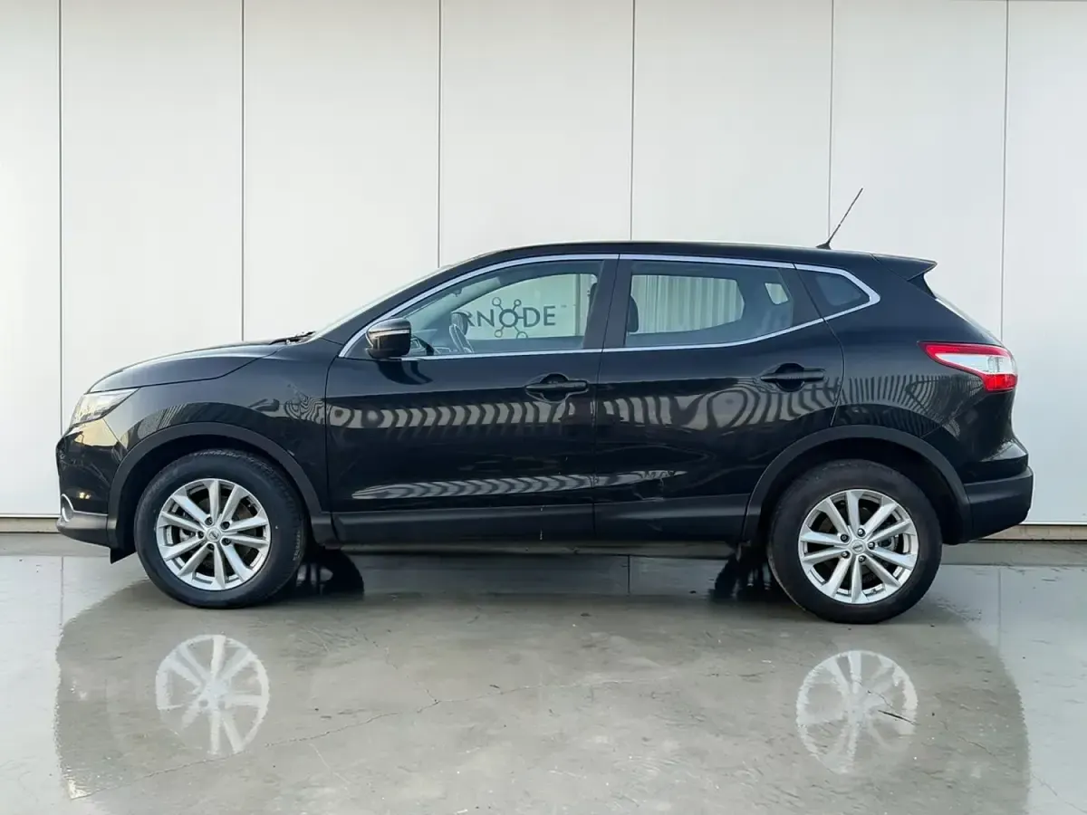 Gebraucht Nissan Qashqai Acenta 110 PS (80 kW) 2014 Schwarz SUV