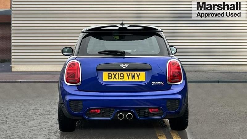 Gebraucht Mini Cooper S Comfort 192 PS (141 kW) 2019 Blau Kleinwagen