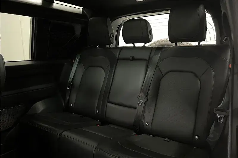 Used Land Rover Defender HSE Dynamic 245 HP (180 kW) 2023 Grey SUV