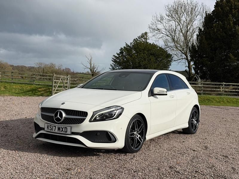Używany Mercedes A200 AMG Line Premium Plus 2017 Biały Hatchback