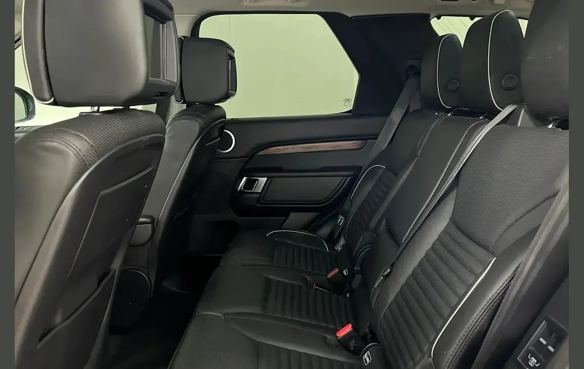 Used Land Rover Discovery HSE Luxury 301 HP (221 kW) 2018 Silver SUV