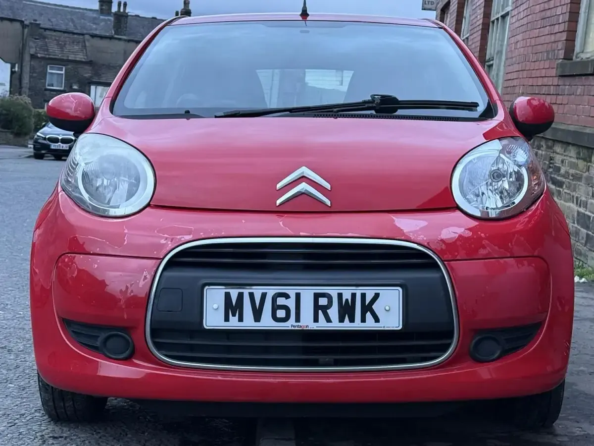Used Citroën C1 VTR Sport 68 HP (50 kW) 2011 Red Hatchback