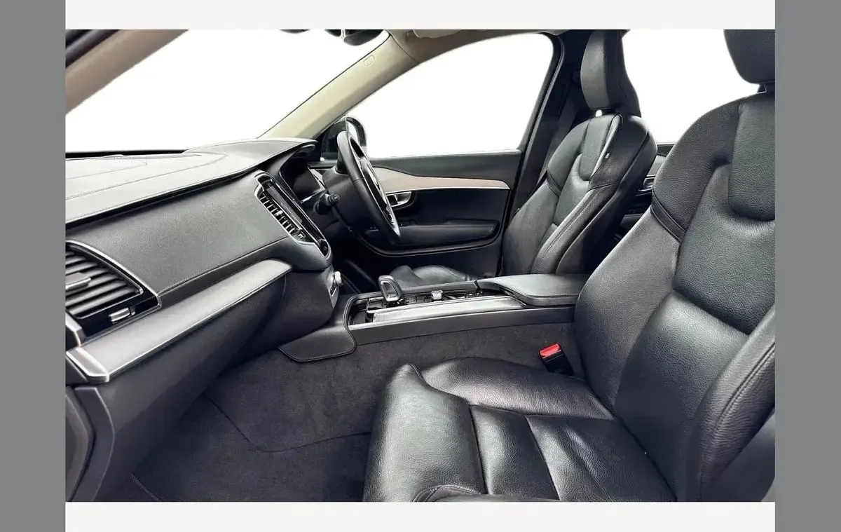 Used Volvo XC90 Plus 235 HP (172 kW) 2023 Black SUV