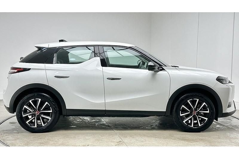 Used DS Automobiles DS3 Crossback E-Tense Performance 100 kW (136 HP) 2023 Bianca white SUV