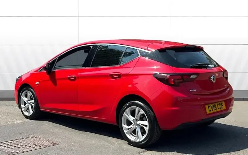 Used Vauxhall Astra SRi 150 HP (110 kW) 2018 Red Hatchback