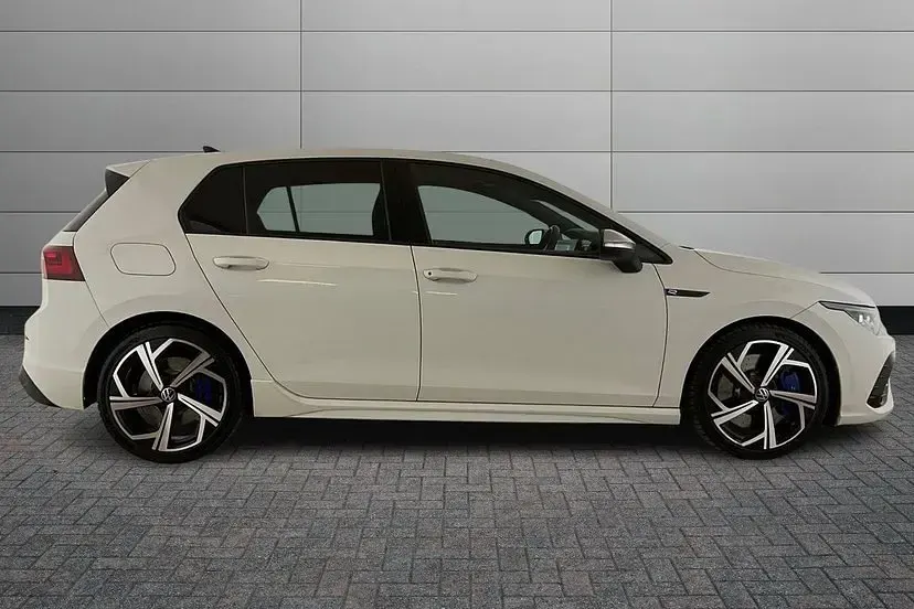 Used VW Golf VIII R 320 HP (235 kW) 2021 Pure white Hatchback