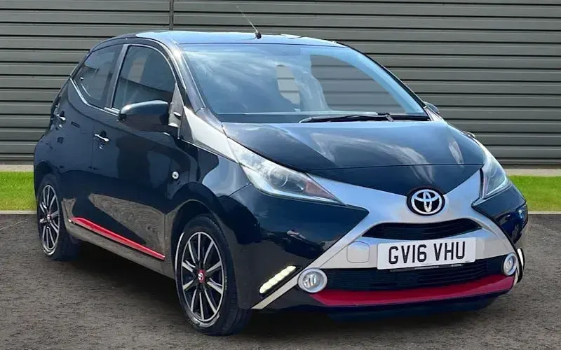 Used Toyota Aygo x-press 69 HP (50 kW) 2016 Hatchback