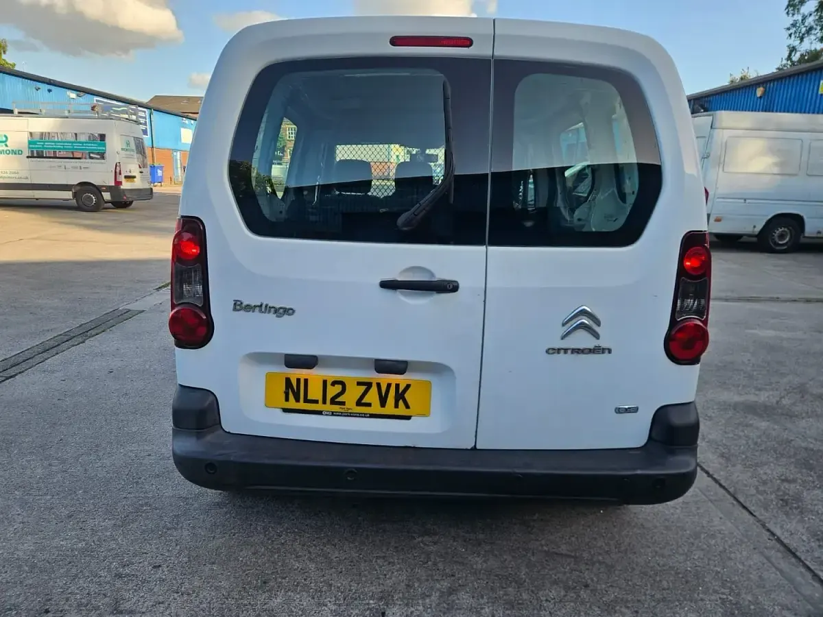 Used Citroën Berlingo 90 HP (66 kW) 2012 White MPV
